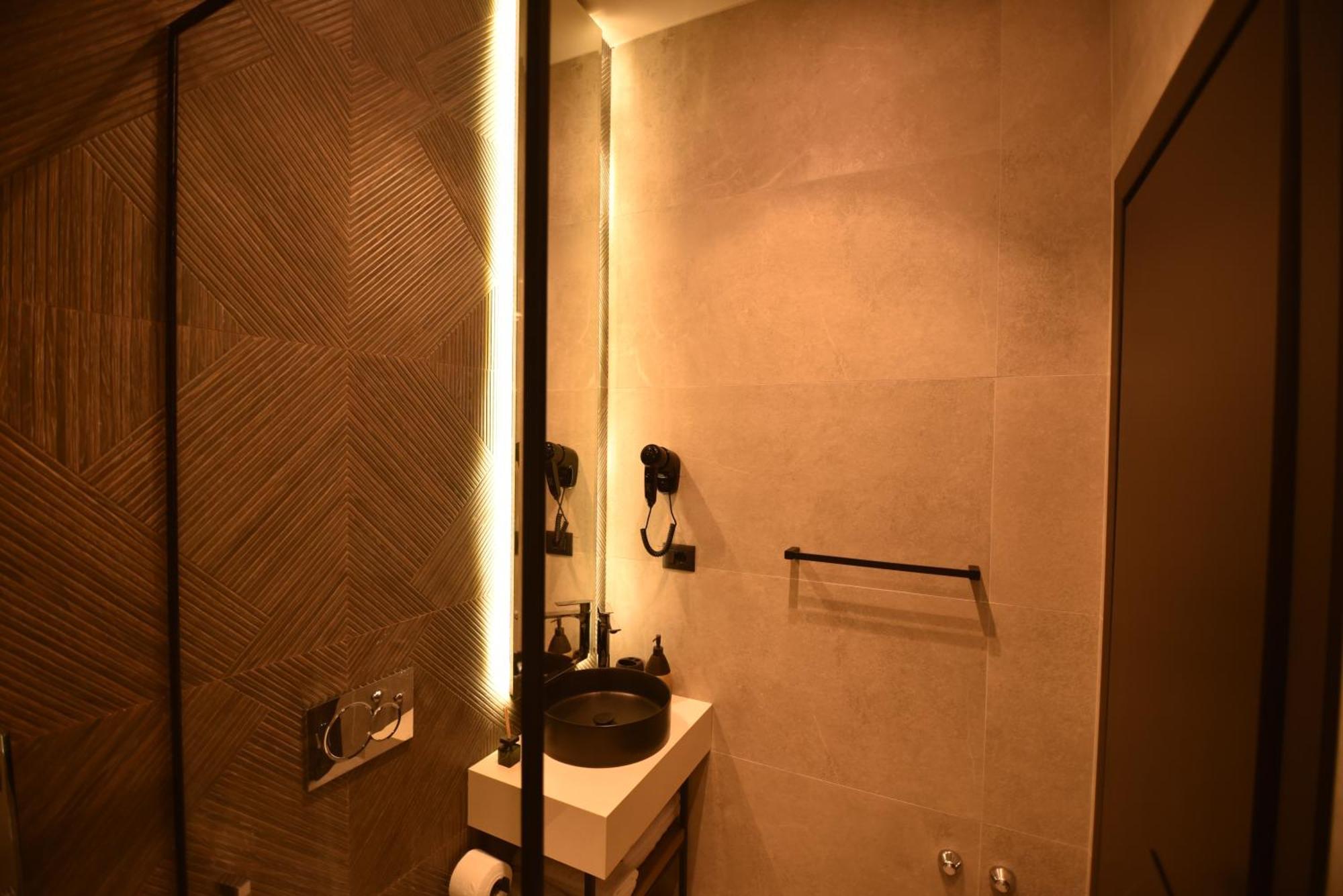 Nuna Hotel Radhimë Quarto foto